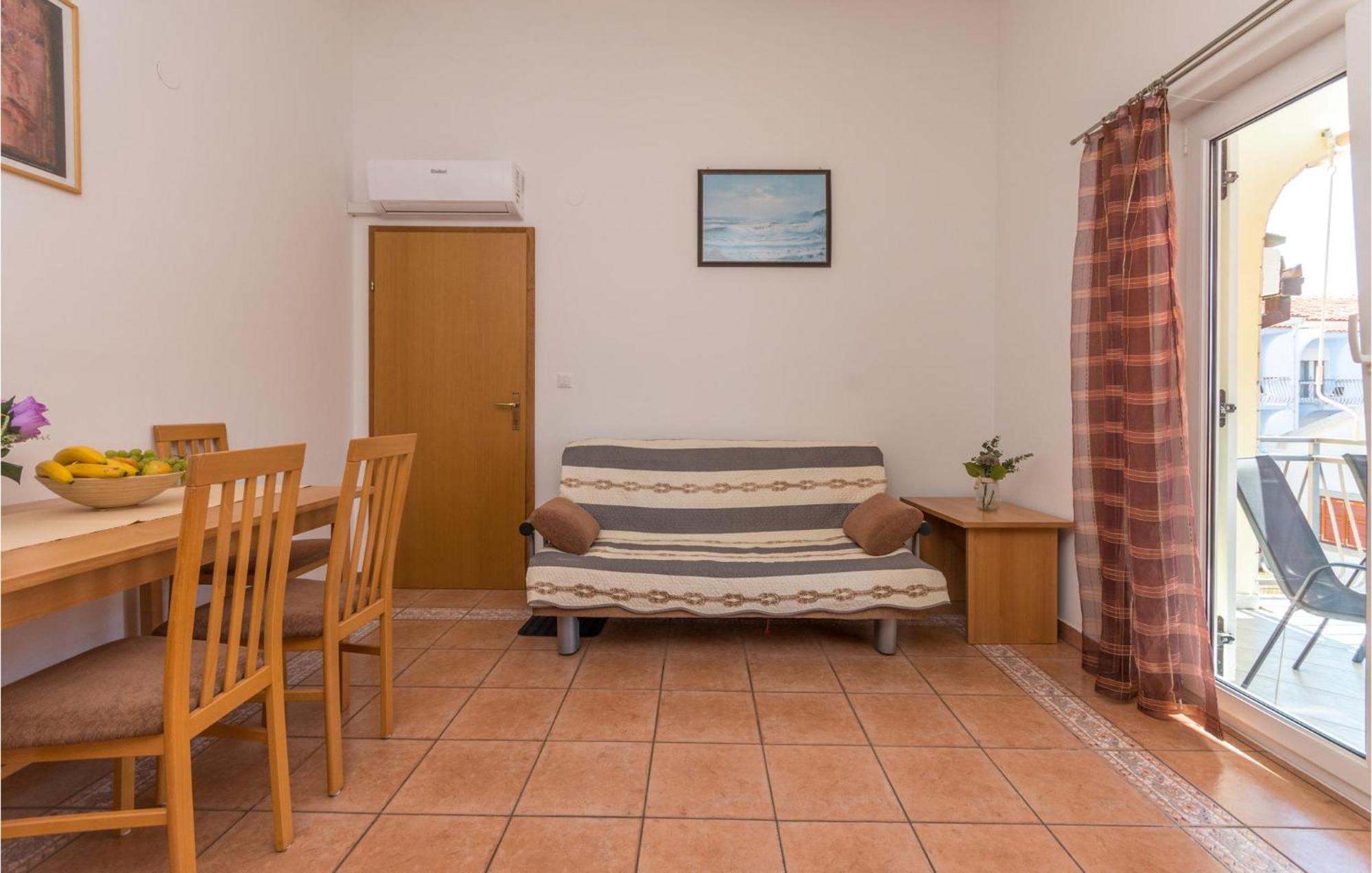 Stunning Apartment In Sveti Filip I Jakov Luaran gambar